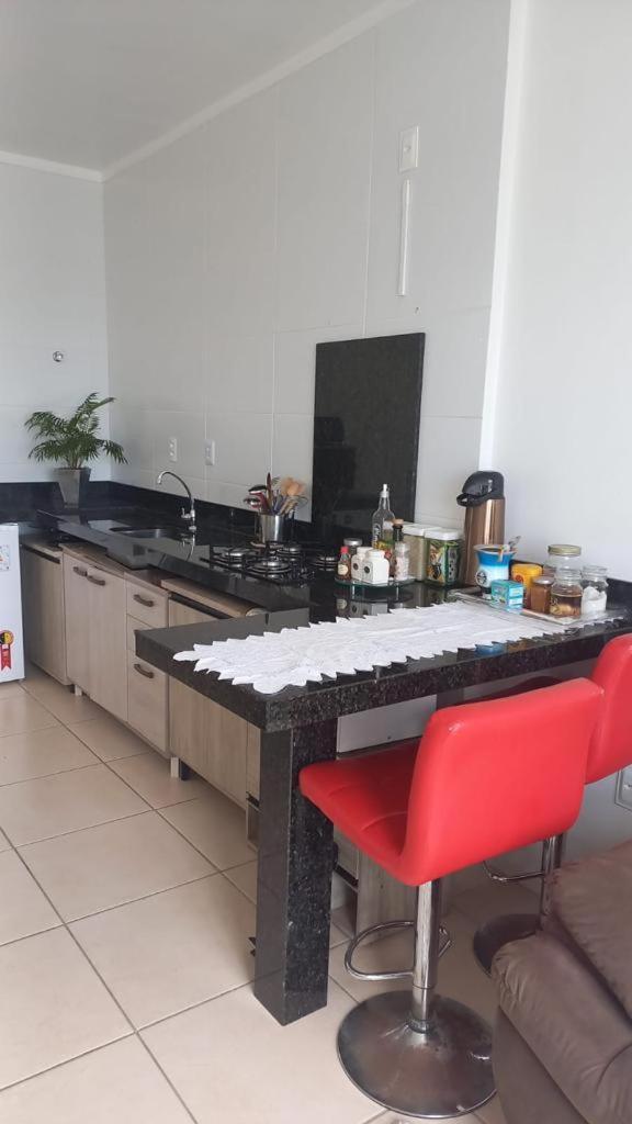 Apartamento Na Palhoca, Com Vista Para O Mar, Proximo A Mercados, Padarias E Farmacias. Eksteriør billede